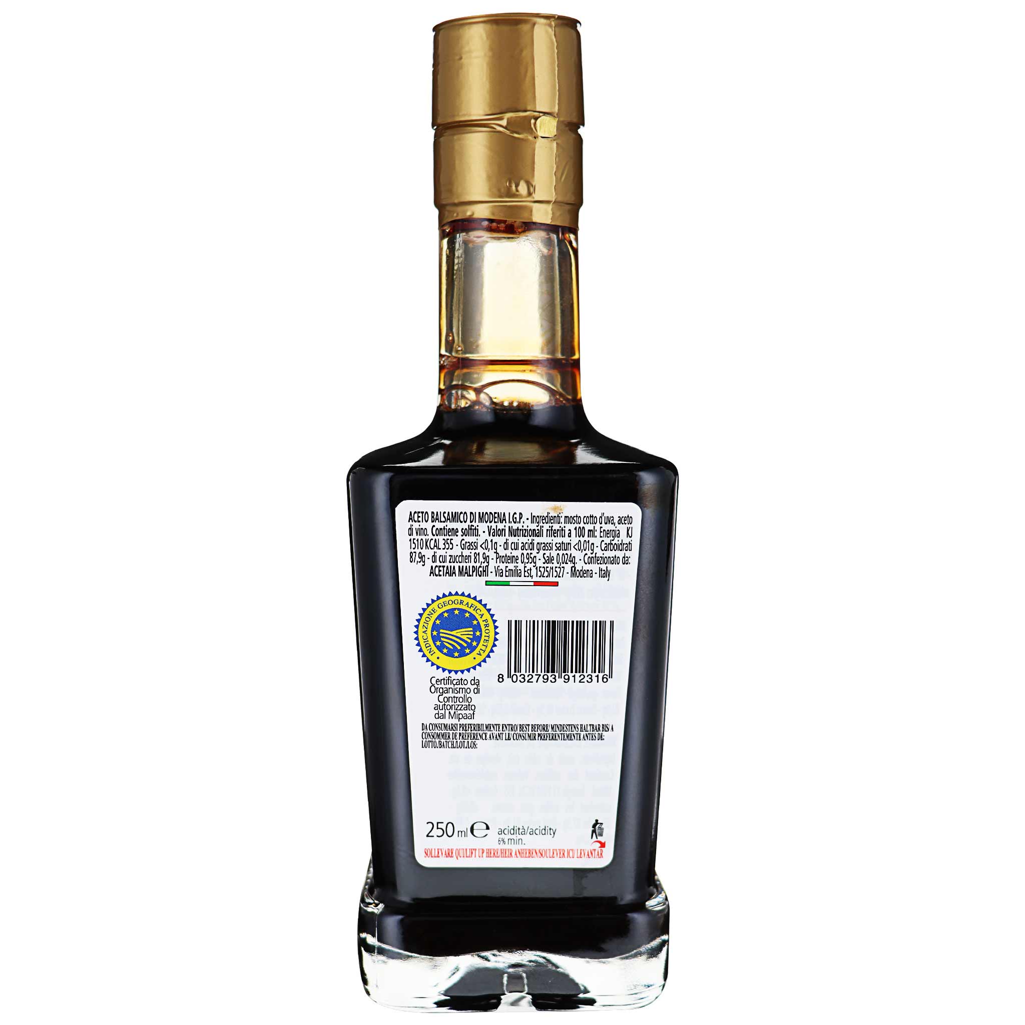 Dunkle Glasflasche Aceto Balsamico di Modena I.G.P. von Acetaia Malpighi mit goldener Kappe und Rücketikett.